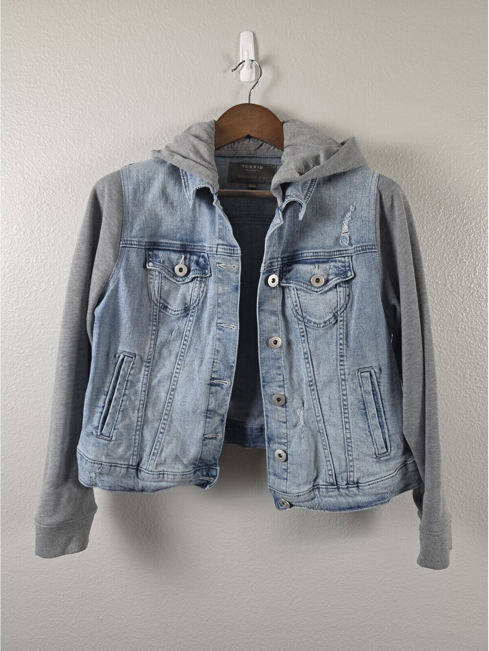 Torrid Size 0 Womens Button Up Jean Jacket with Hoodie and Sweatshirt Sleeves L